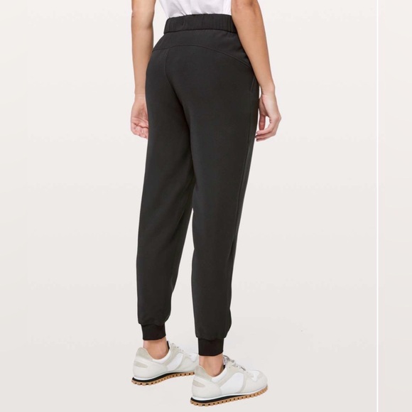 Lululemon Black On The Fly Jogger - Picture 2 of 5